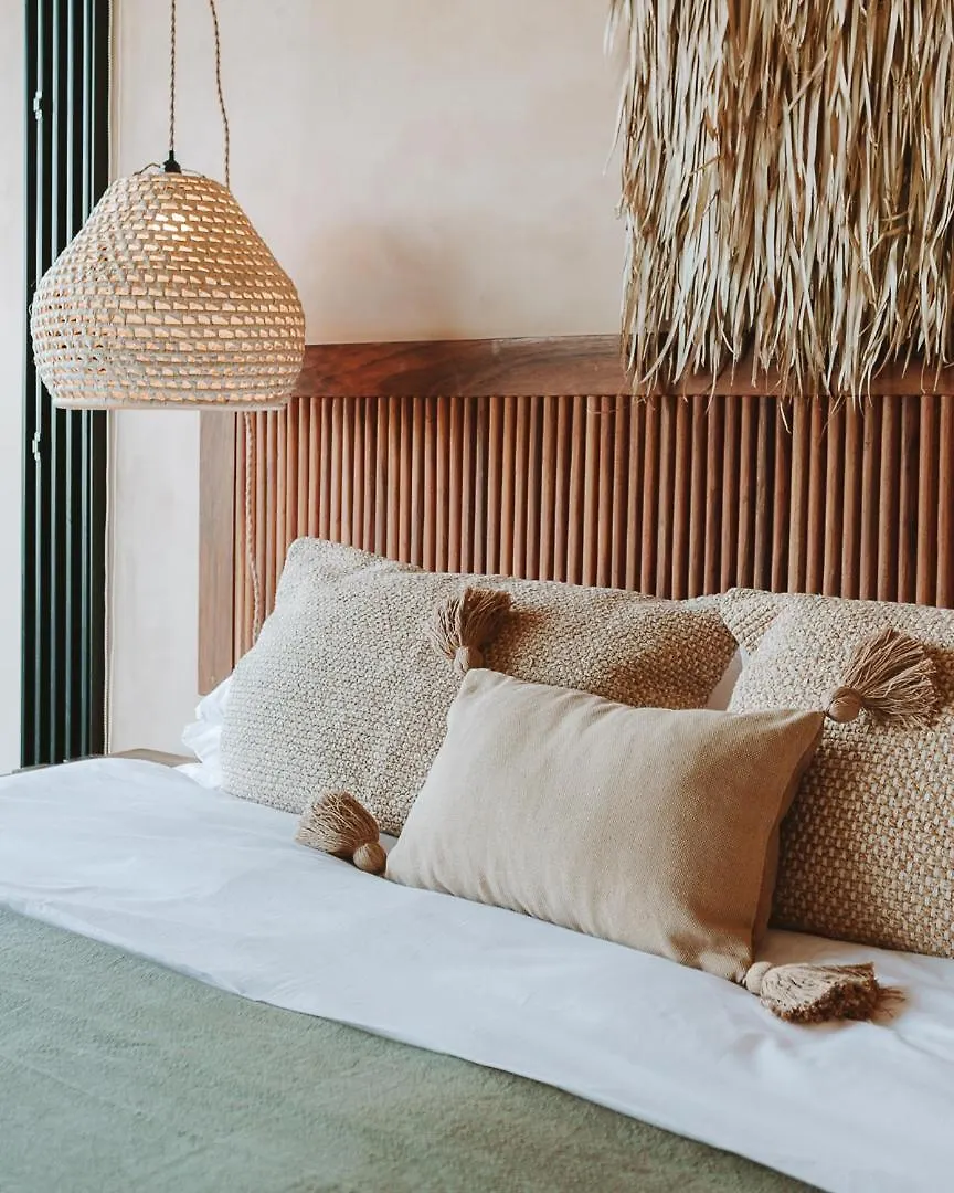 Aparthotel Luxury And Mordern Beachfront Condo By Bt Homes Tancah